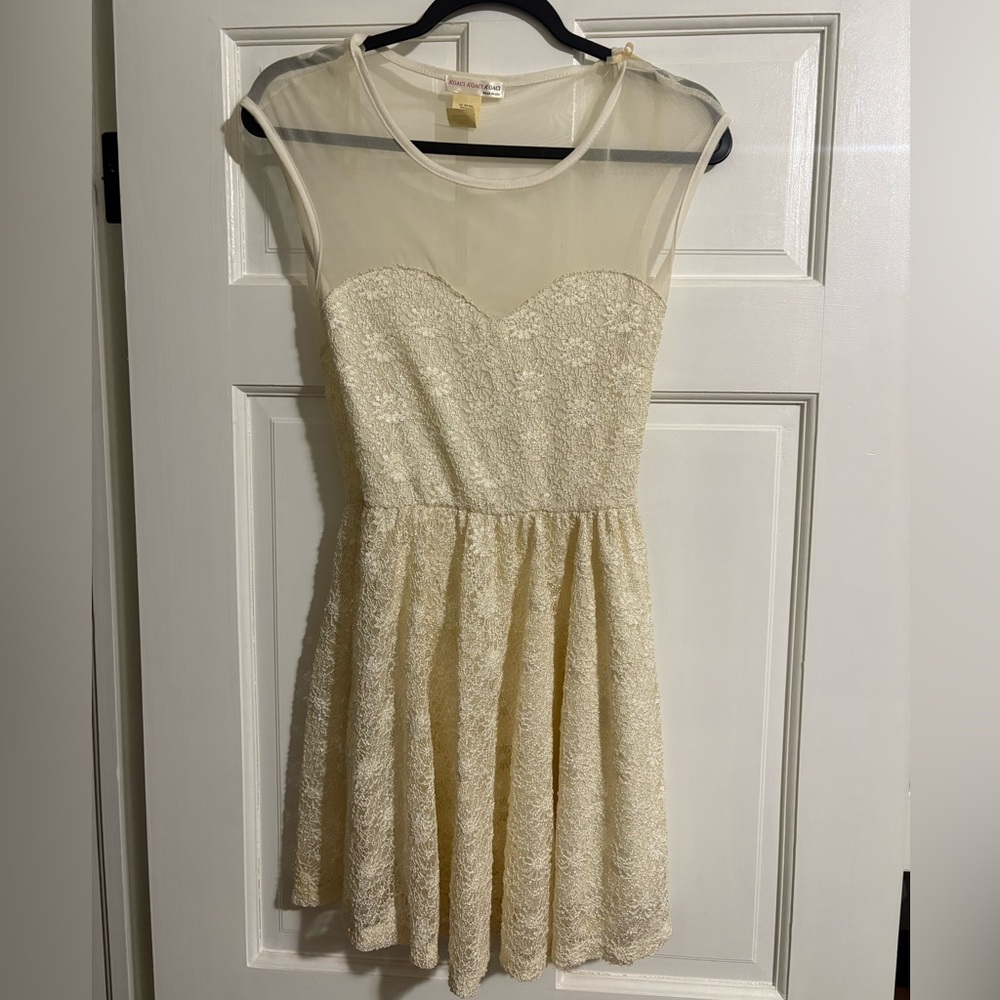 Elegant Cream Lace Dress